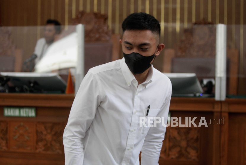 Terdakwa kasus penganiayaan David Ozora, Mario Dandy bersiap menjalani sidang tuntutan di Pengadilan Negeri Jakarta Selatan, Jakarta. Mario dituntut 12 tahun penjara.