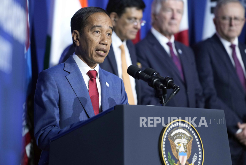 Presiden Jokowi saat menghadiri acara APEC Economic Leaders’ Informal Dialogue and Working Lunch di Moscone Convention Center, San Fransisco, Amerika Serikat, Jumat (17/11/2023).