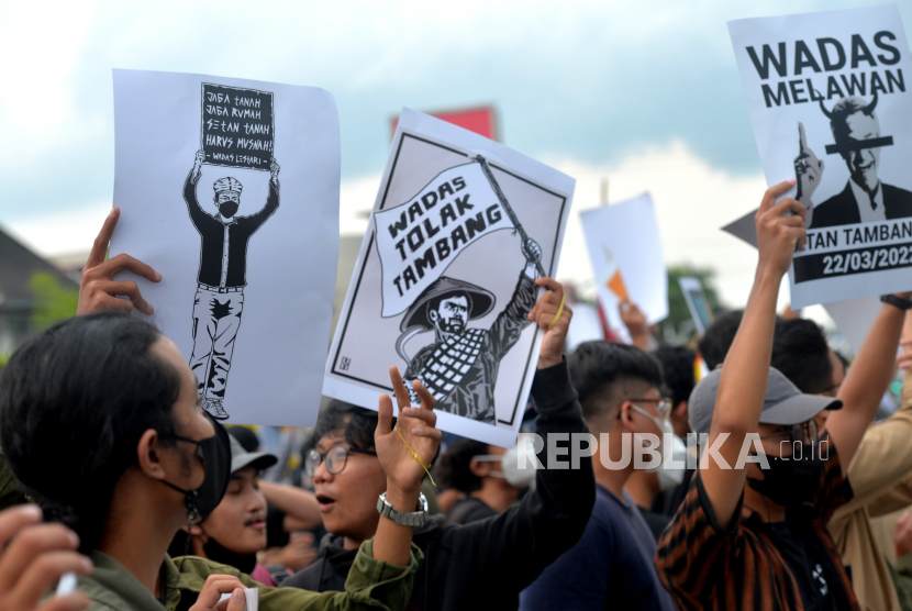 Aliansi Solidaritas untuk Wadas saat menggelar unjuk rasa di Tugu Pal Putih Yogyakarta, beberapa waktu lalu (ilustrasi).