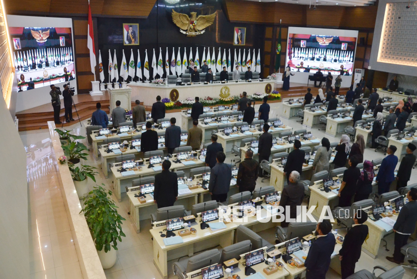 Rapat Paripurna DPRD Jawa Barat (Jabar) 