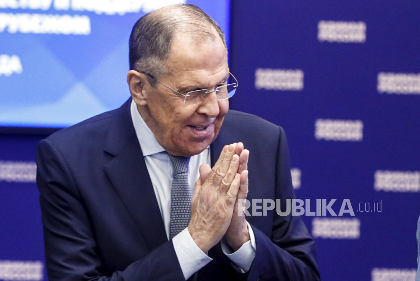 Menteri Luar Negeri (Menlu) Rusia Sergey Lavrov akan menghadiri pertemuan keempat menlu negara-negara tetangga Afghanistan yang diagendakan digelar di Samarkand, Uzbekistan, 13 April mendatang. Pertemuan itu akan membahas tentang upaya memfasilitasi penyelesaian politik di Afghanistan.