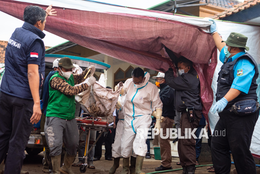 30 Jenazah Korban Longsor Cisarua Bandung Barat Telah Teridentifikasi