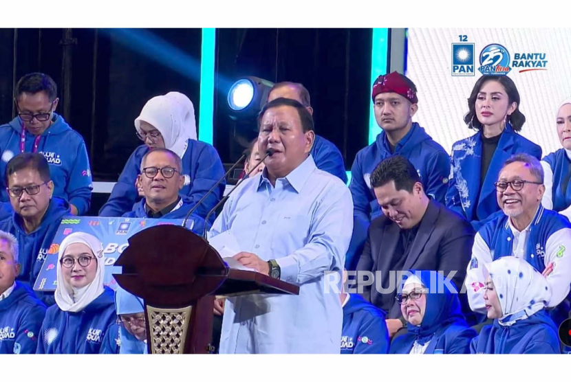 Ketua Umum Partai Gerindra, Prabowo Subianto mengumumkan nama Koalisi Indonesia Maju di acara Bimbingan Teknis (Bimtek) dalam rangkaian HUT ke-25 PAN, di Hotel Sultan, Jakarta, Senin (28/8/2023) malam. 