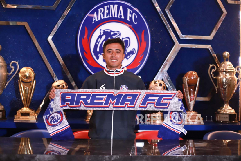 Manajemen Arema FC resmi merekrut pemain berposisi sayap kanan, Ghufroni Al Ma’ruf, Jumat (19/5/2023).  
