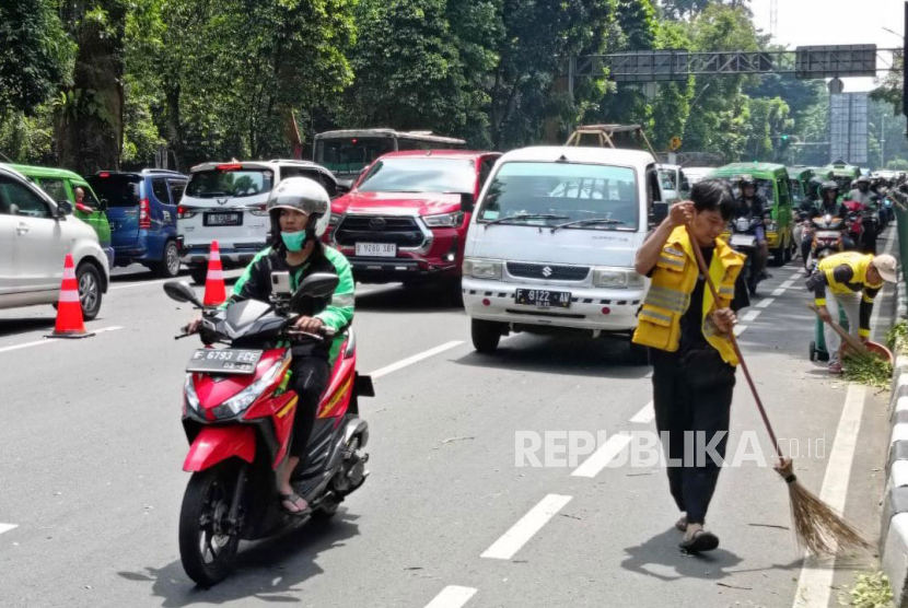 Arus lalu lintas kendaraan di ruas Jalan Pajajaran, Kecamatan Bogor Tengah, Kota Bogor, Selasa (2/5/2023).