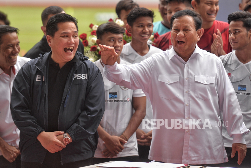 Menteri BUMN sekaligus Ketum PSSI Erick Thohir bersama Menhan sekaligus pendiri Akademi Sepak Bola Garudayaksa Prabowo Subianto