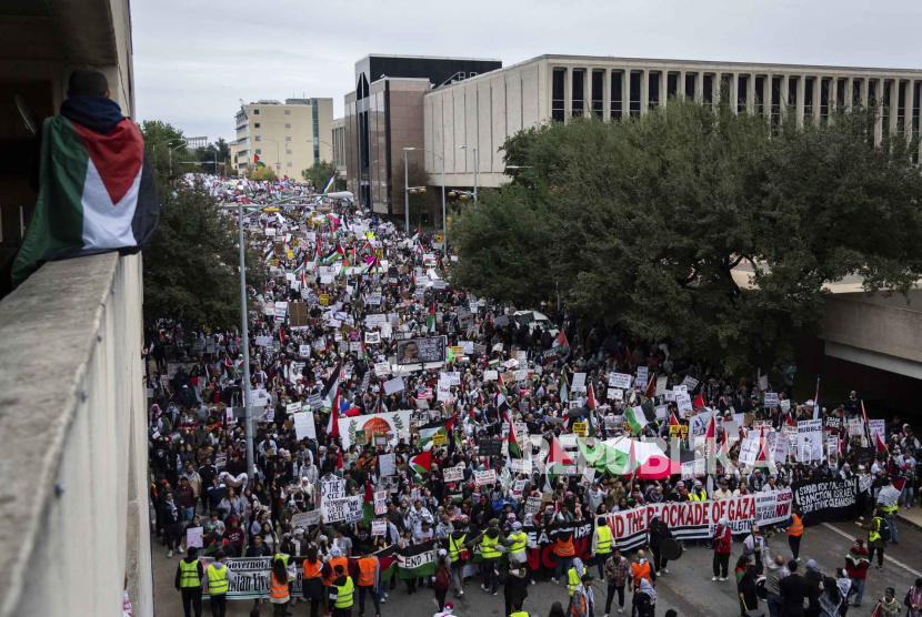 Ribuan peserta unjuk rasa pro Palestina di Amerika Serikat (ilustrasi). 