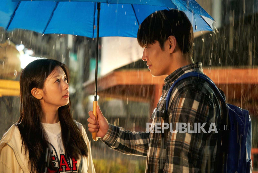 Beberapa adegan film Love Reset. Film komedi Korea yang memiliki jalan cerita menarik dan akan membuat Anda tertawa. Film ini segera tayang di bioskop mulai 1 November 2023.