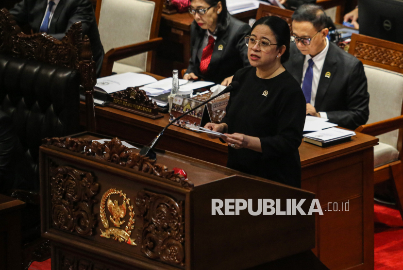 Ketua DPR Puan Maharani menyampaikan pidato pada Rapat Paripurna ke-20 DPR Pembukaan Masa Persidangan IV Tahun Sidang 2024-2025 di Kompleks Parlemen, Senayan, Jakarta, Selasa (24/6/2025). 