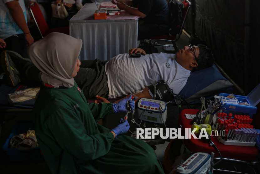 Aksi Donor Darah untuk Korban Bencana Alam di Sumatera