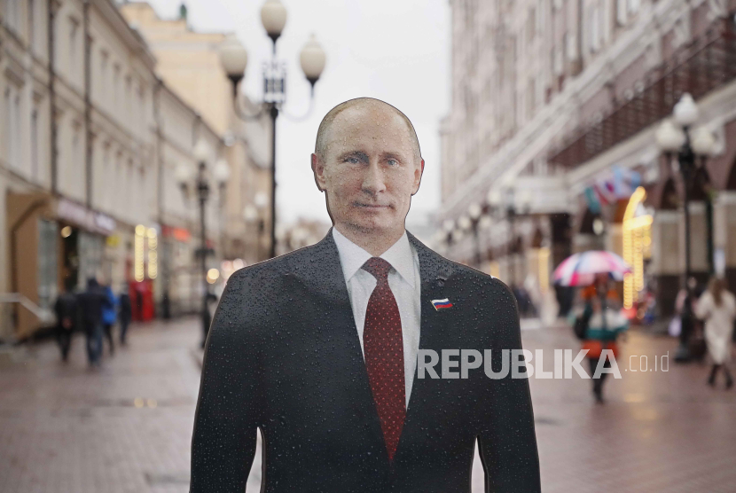 Presiden Rusia, Vladimir Putin telah menyetujui perubahan undang-undang yang akan membatasi liputan media mengenai pemilihan presiden tahun depan