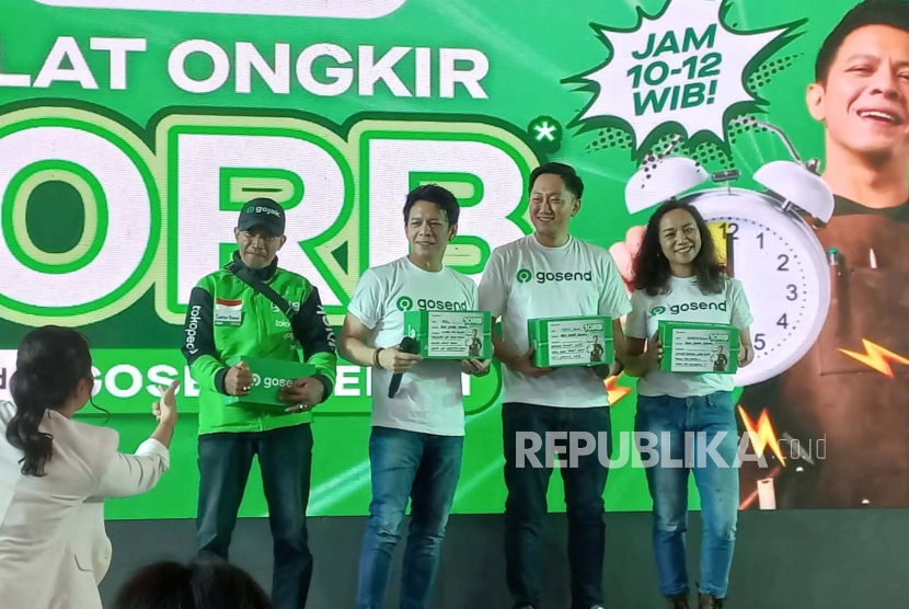 Gojek luncurkan fitur Gosend Hemat Flat Ongkir di Jakarta, Senin (20/11/2023).