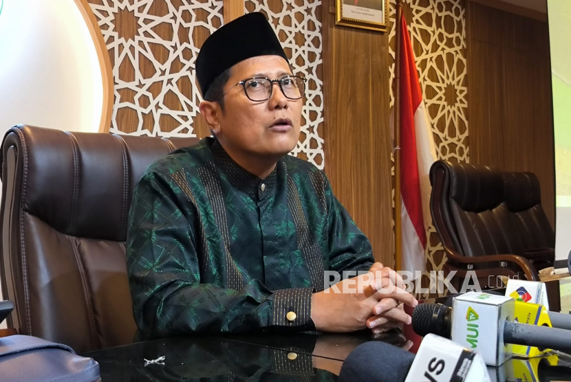 Ketua MUI Bidang Dakwah dan Ukhuwah, KH Muhammad Cholil Nafis. Dia menyoroti munculnya fenomena sweeping warung makan selama Ramadhan yang kembali viral di media sosial. 