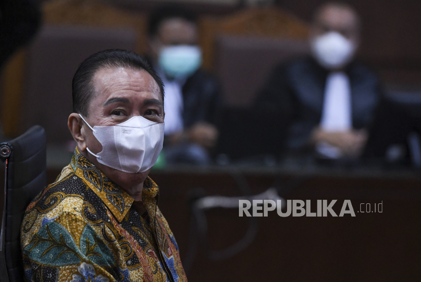 Terpidana kasus suap Djoko Tjandra. Mahkamah Agung mengembalikan hukuman Djoko Tjandra menjadi 4,5 tahun penjara sebagaima putusan Pengadilan Tipikor Jakarta.