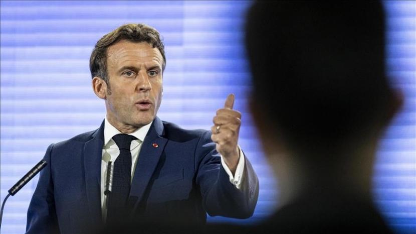 Setelah kehilangan suara yang besar dalam pemilihan legislatif Prancis, para ahli mengatakan Presiden Emmanuel Macron dapat menggunakan dua opsi untuk mempertahankan mayoritas parlemen 