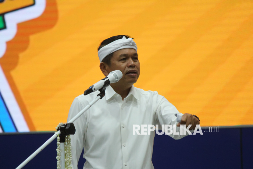 Gubernur Jabar Dedi Mulyadi menyampaikan sambutan saat Penganugerahan Sayembara Video Perpisahan Sekolah Tahun 2025, di Gedung Sabuga, Kota Bandung, Rabu (20/8/2025). 