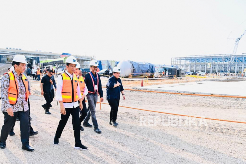 Presiden Jokowi saat mengunjungi smelter PT Freeport Indonesia di Gresik, Selasa (20/6/2023).