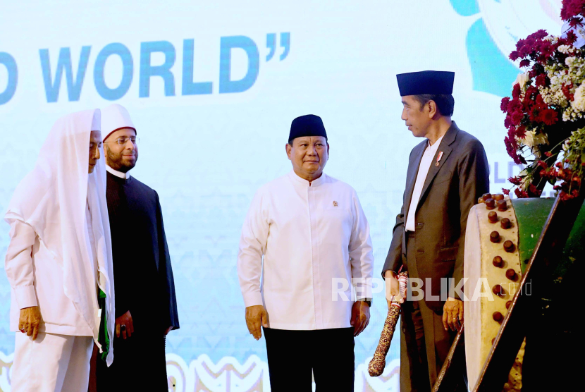 Presiden Jokowi saat menghadiri pembukaan Muktamar Sufi Internasional 2023 di Pekalongan, Jawa Tengah, Selasa (29/8/2023).