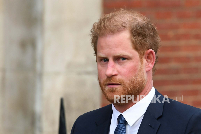 File foro Pangeran Harry dari Inggris meninggalkan Pengadilan Tinggi di London, Inggris, 27 Maret 2023.
