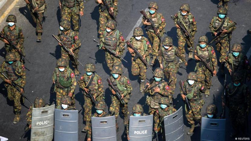 ASEAN Menentang Usulan Embargo Senjata ke Myanmar
