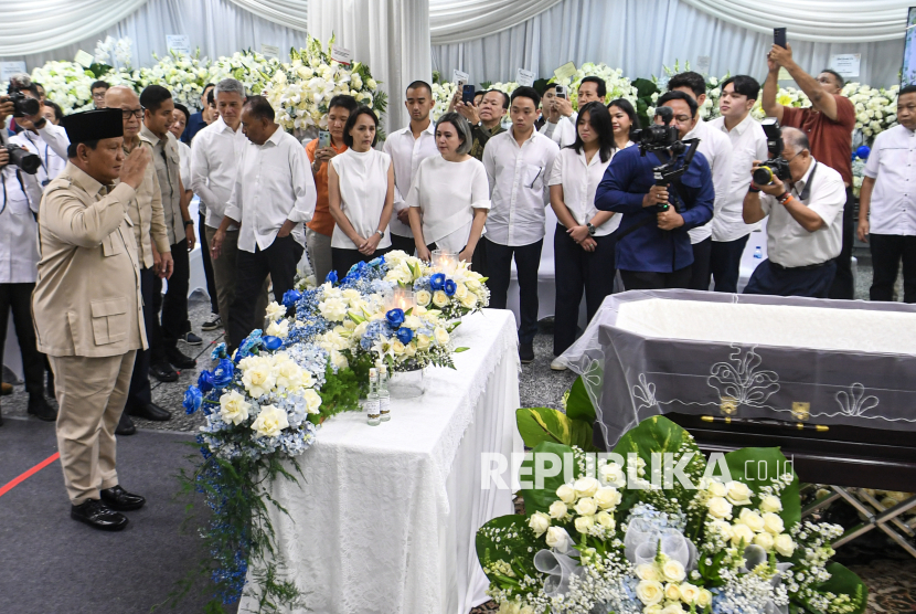 Presiden Prabowo Beri Penghormatan Terakhir untuk Kwik Kian Gie