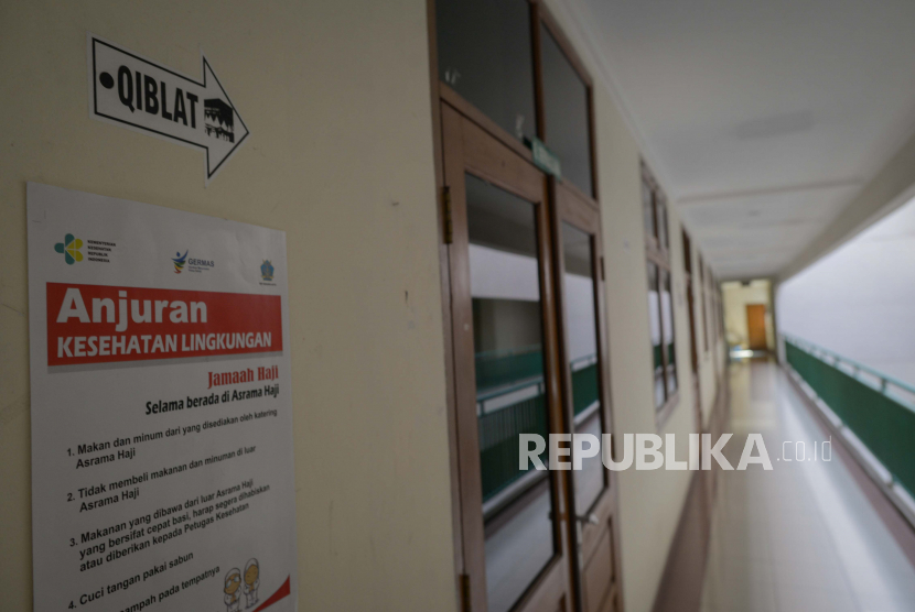 Sejumlah asrama haji salah satunya Asrama Haji Pondok Gede kini difungsikan sebagai tempat isolasi pasien Covid-19. Foto, suasana sepi yang biasanya ramai pada musim haji di Asrama Haji Pondok Gede, Jakarta Timur.