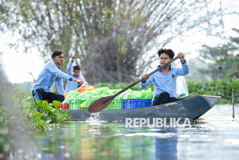Distribusi Paket MBG ke Desa Terdampak Banjir di Lamongan