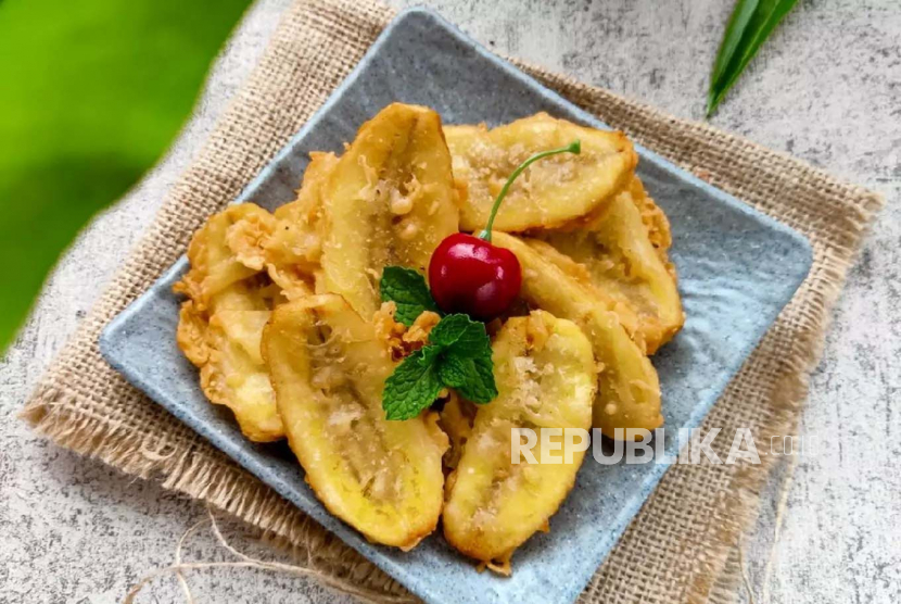 Pisang goreng dinobatkan sebagai best deep fried dessert. Salah satu contoh pisang goreng kriuk ala Cookpad.