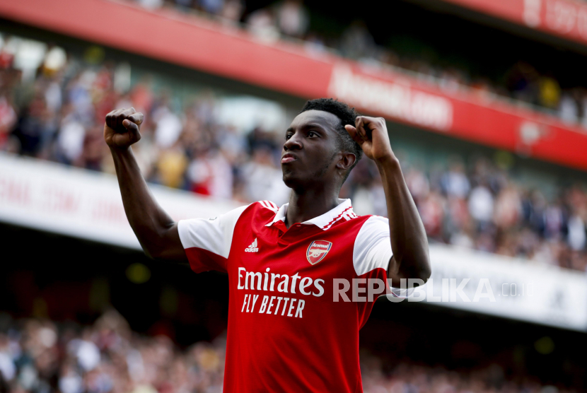 Penyerang muda Arsenal, Eddie Nketiah, saat merayakan gol.