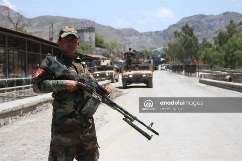 Kementerian Pertahanan Afghanistan mengatakan 138 lebih anggota Taliban terluka.