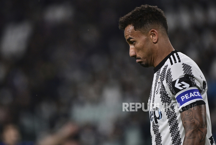 Bek sekaligus kapten Juventus, Danilo, yang telah pulih dari cedera.
