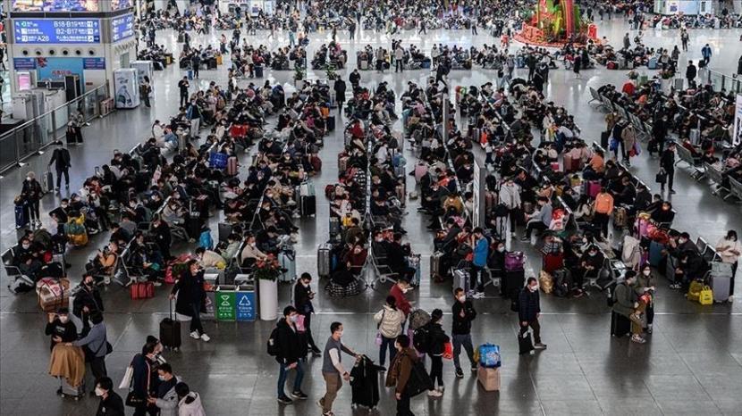 China mengalami perlambatan secara signifikan dalam pertumbuhan populasi dan memasuki pertumbuhan negatif pada 2022, penurunan populasi terbesar dalam lebih dari enam dekade