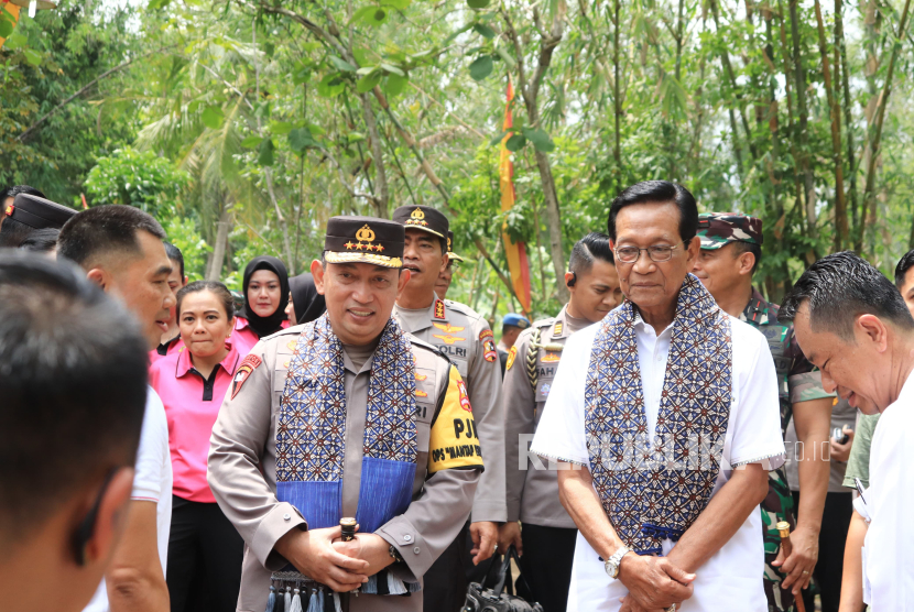 Kapolri Jenderal Listyo Sigit Prabowo, meresmikan pembangunan sumur bor di Dusun Sidorejo, Karangtengah, Wonosari, Gunungkidul. 