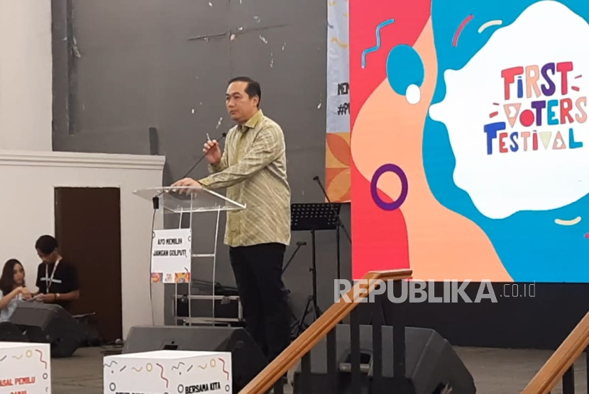 Mantan Menteri Perdagangan Muhammad Lutfi saat berpidato dakam acara First Voters Festival yang digelar TKN Prabowo-Gibran di Tangerang Selatan, Selasa (23/1/2024) malam.  