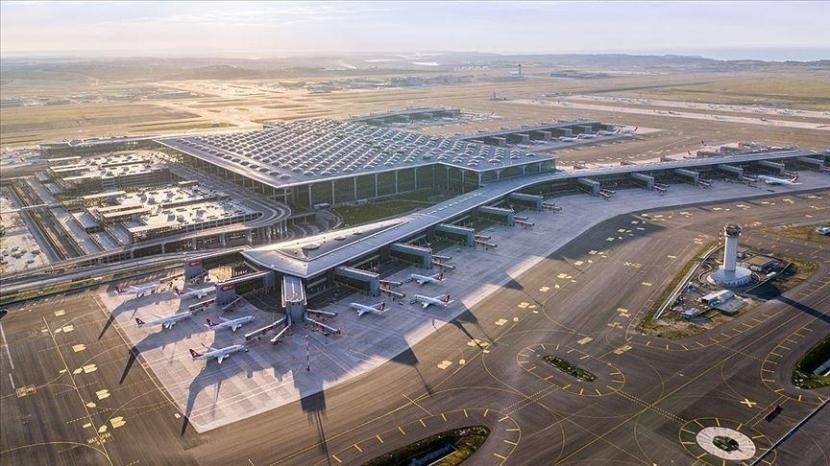 Bandara Istanbul Turki dipilih sebagai bandara terbaik sedunia tahun 2022 oleh pembaca Conde Nast Traveler, sebuah majalah perjalanan dan gaya hidup mewah yang berbasis di New York dan London.