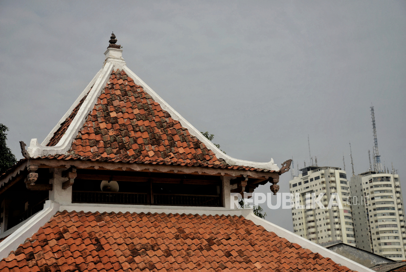 Bangunan atap masjid yang dulunya tempat muadzin di Masjid Jami Al-Anwar, Jalan Pangeran Tubagus Angke, Tambora, Jakarta Barat.