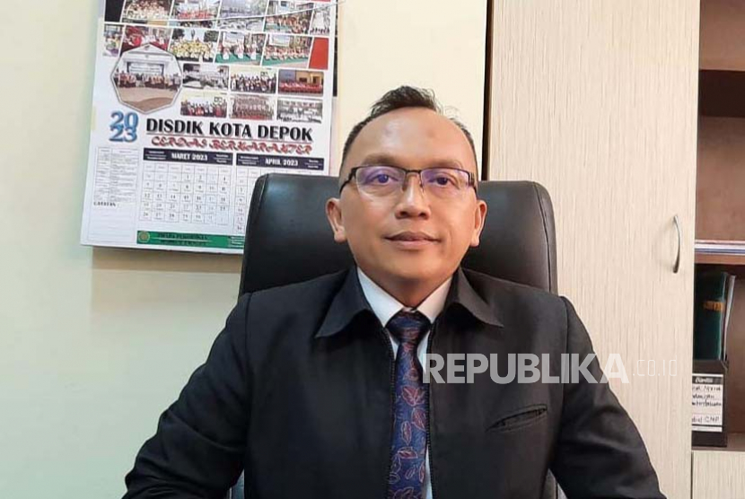 Kabid Pembinaan SMP Dinas Pendidikan (Disdik) Kota Depok, Joko Soerisno di kantornya, Senin (5/6/2023). Ia mengakui SMP negeri di Kota Depok masih sangat minim.