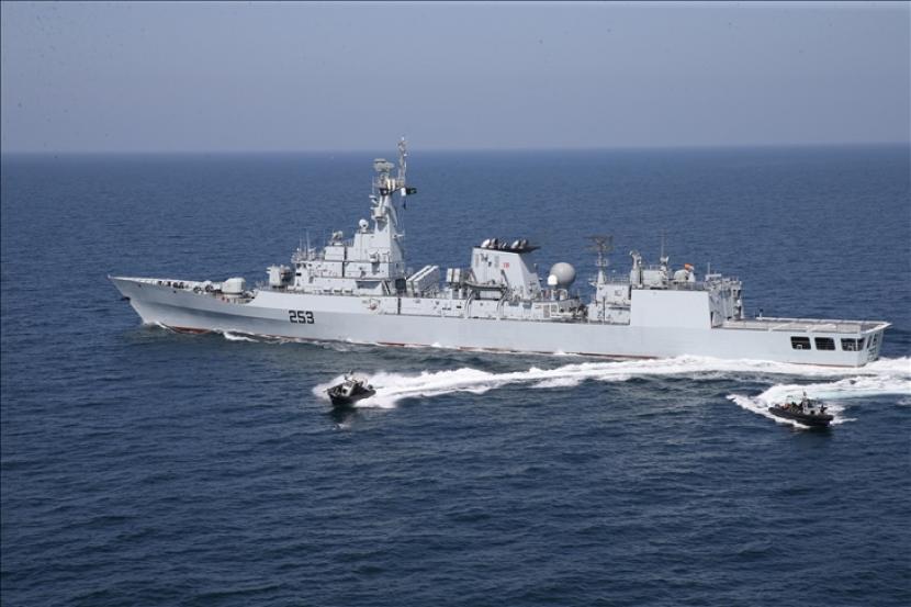Militer China memulai latihan militer di Laut China Selatan yang disengketakan.