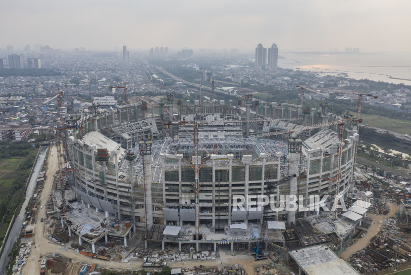 Foto udara proyek pembangunan Jakarta International Stadium (JIS) di Kelurahan Papanggo, Kecamatan Tanjung Priok, Jakarta Utara.