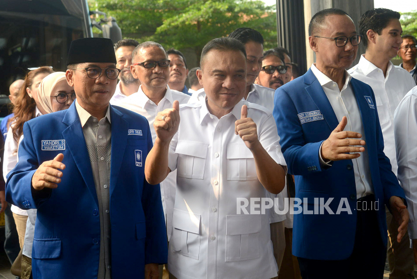 Ketua Harian DPP Partai Gerindra Sufmi Dasco Ahmad (tengah). Dasco menegaskan penjajakan koalisi dengan Golkar masih terus berjalan. (ilustrasi)