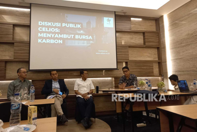 Center of Economic and Law Studies (Celios) menggelar Diskusi Publik bertema Menyambut Bursa Karbon, yang menghadirkan Anggota Komisi XI DPR, di Hotel Ashley, Jakarta, Kamis (11/5/2023).
