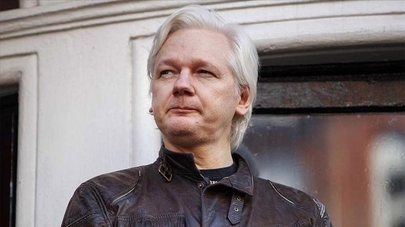 Menteri Dalam Negeri Inggris Priti Patel telah menandatangani perintah untuk mengekstradisi salah satu pendiri WikiLeaks Julian Assange ke Amerika Serikat (AS). 