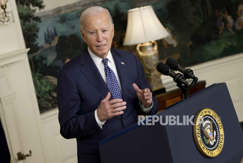 Presiden AS Joe Biden berbicara setelah dirilisnya laporan penasihat khusus tentang dokumen rahasia yang ditemukan di rumah pribadi Biden, (8/2/2024).