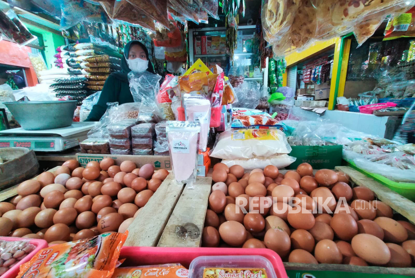 Harga telur telah merangkak naik dalam sepekan terakhir. Kini harganya mencapai Rp 30 ribu per kg.