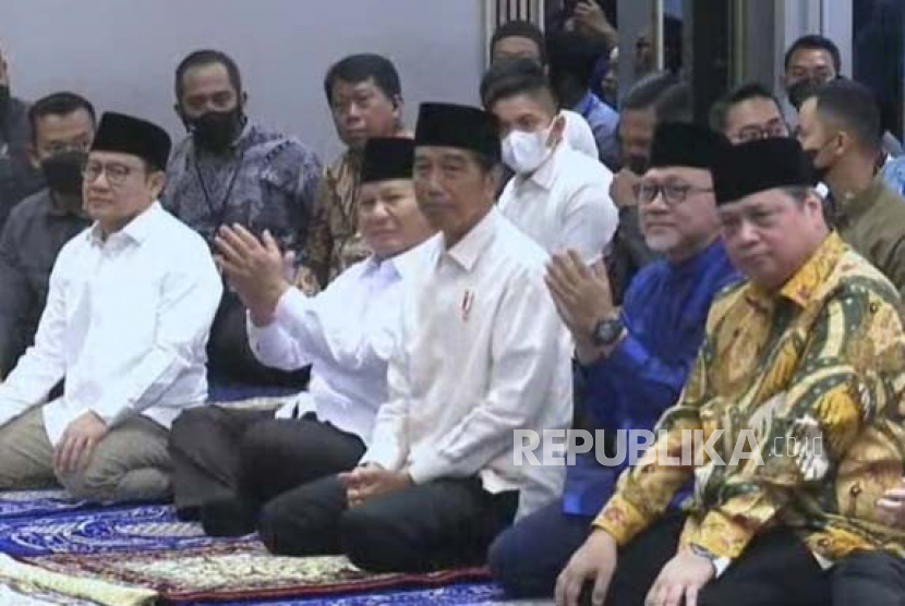 Tangkapan layar Presiden Joko Widodo saat menghadiri silaturahmi Ramadhan yang diselenggarakan Partai Amanat Nasional (PAN) di Kantor DPP PAN Jl. Warung Buncit Raya, Kalibata, Pancoran, Jakarta Selatan, Ahad (2/4/2023).