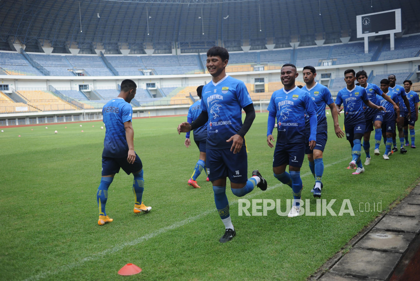 Skuad Persib berlatih beberapa waktu lalu.