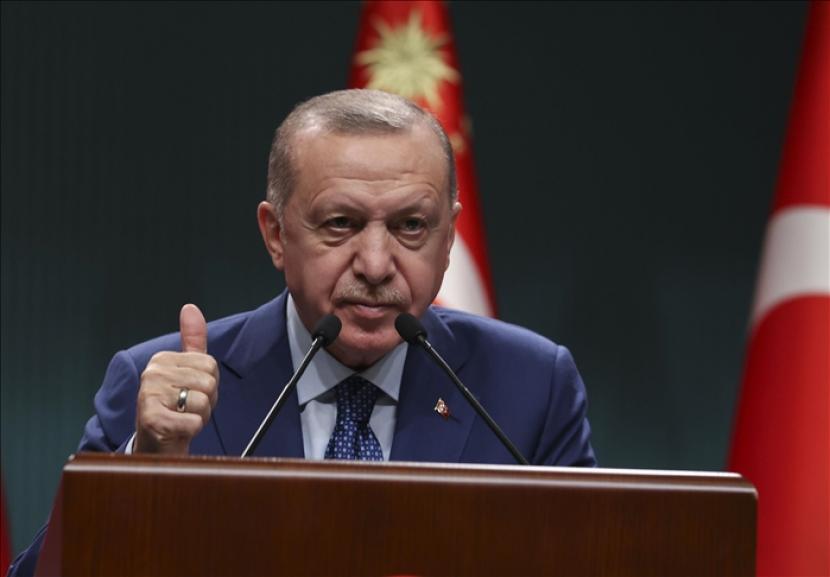 Turki akan menawarkan vaksin buatan lokalnya dalam kondisi paling layak kepada semua umat manusia, setelah proses produksinya selesai, kata presiden Turki Recep Tayyip Erdogan