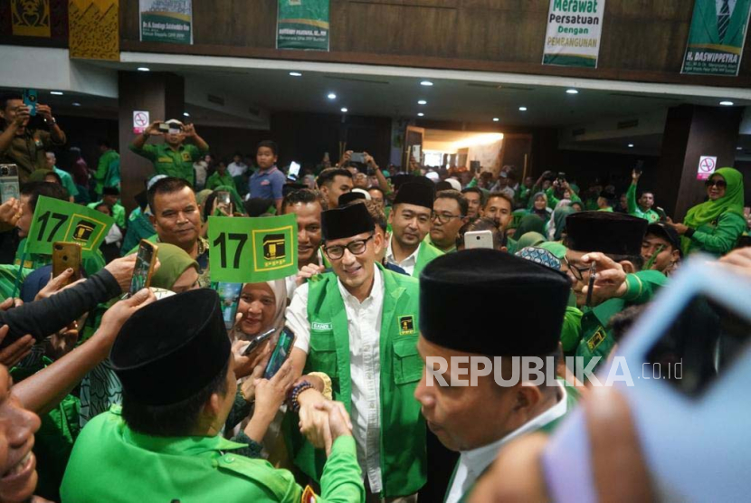 Ketua Bapilu Partai Persatuan Pembangunan (PPP), Sandiaga Uno, saat menghadiri pembekalan caleg PPP Sumbar di Padang, Sabtu (9/9/2023)