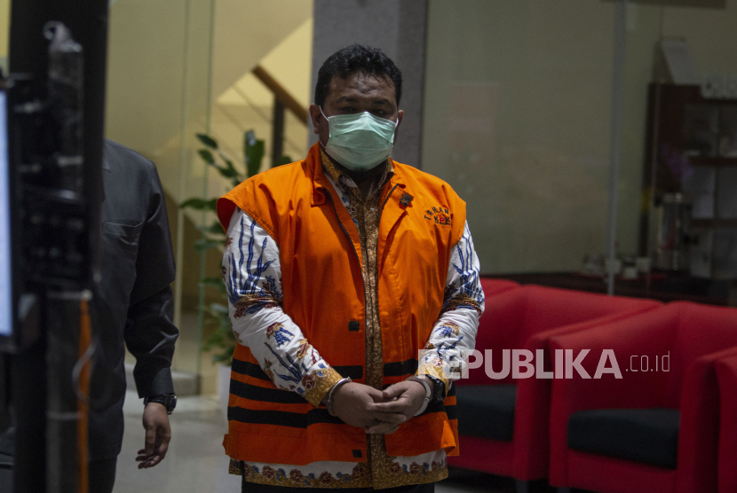 KPK mengesekusi Wali Kota Tanjungbalai (nonaktif) M. Syahrial ke Rutan Kelas I Medan.