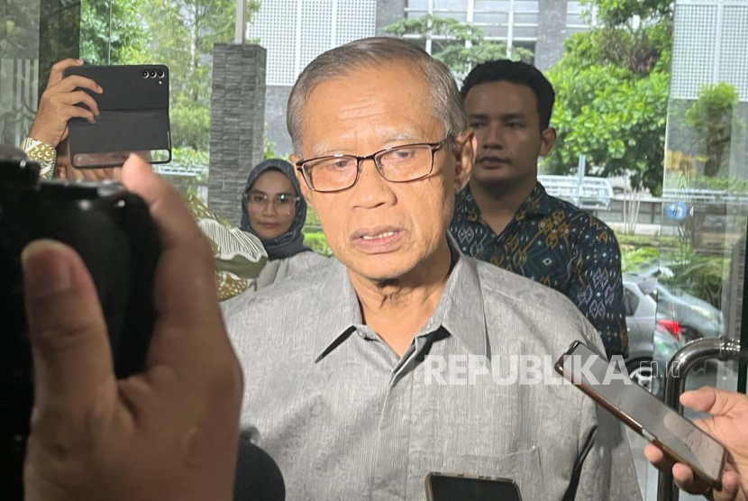 Ketua Umum Pimpinan Pusat (PP) Muhammadiyah Haedar Nashir. Ketum PP Muhammadiyah memuji sikap negarawan Anies dan Ganjar dalam putusan MK.